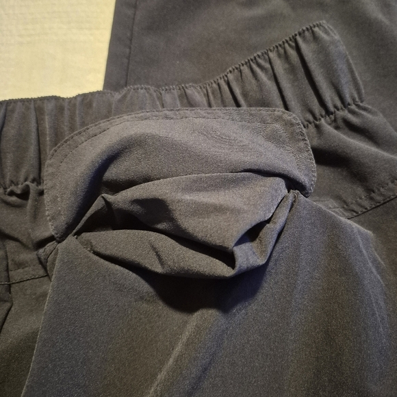 Jockey women's size Large navy blue stretch cropped pants, zip closure EUC - Picture 4 of 8